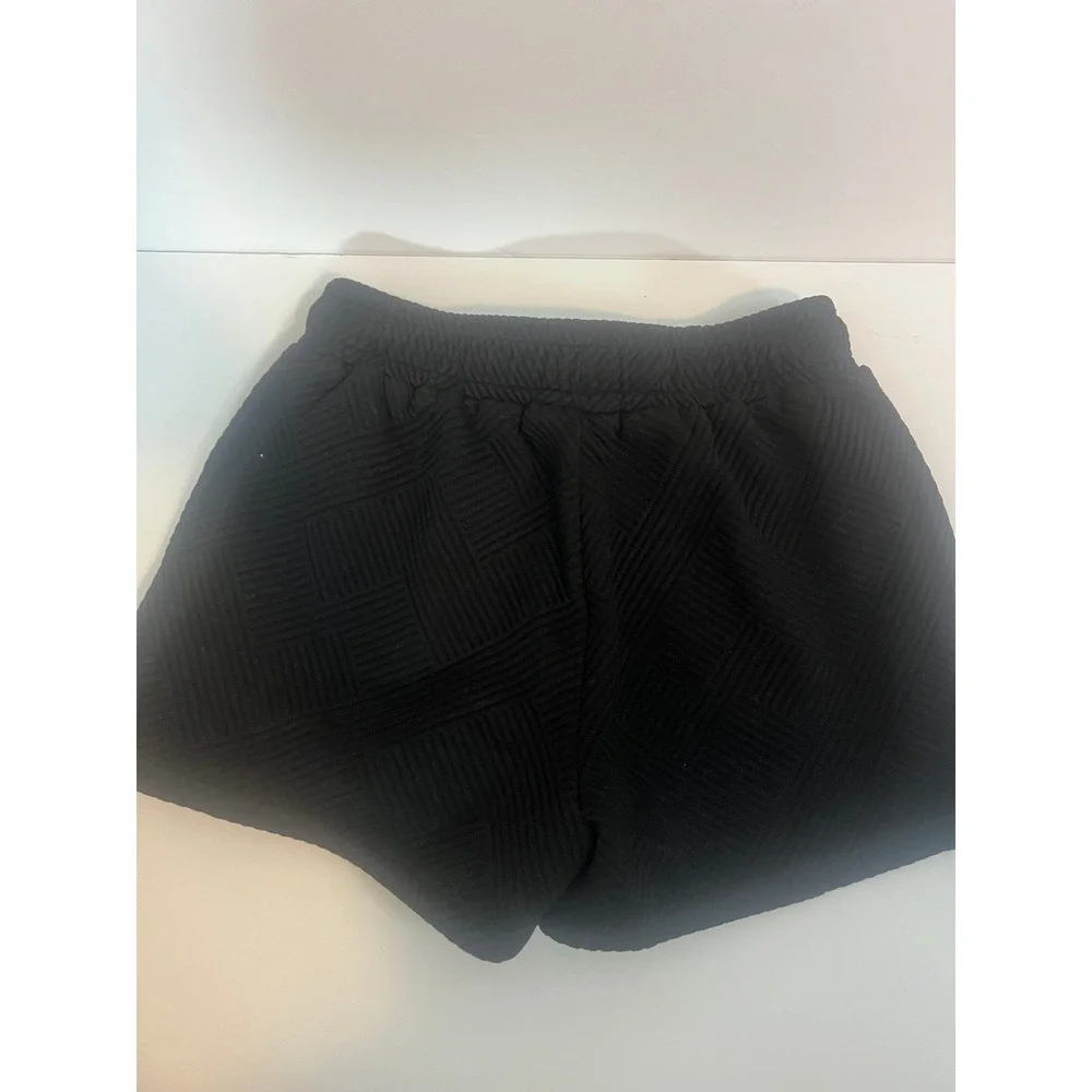See and Be Seen Black Textured Quilted Knit Drawstring Shorts Small